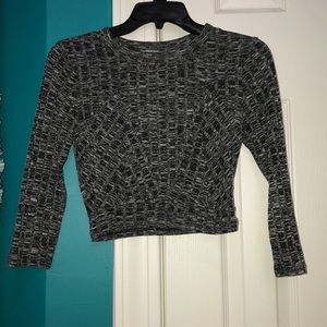 small long sleeve crop top